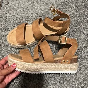 Soda sandals 👡